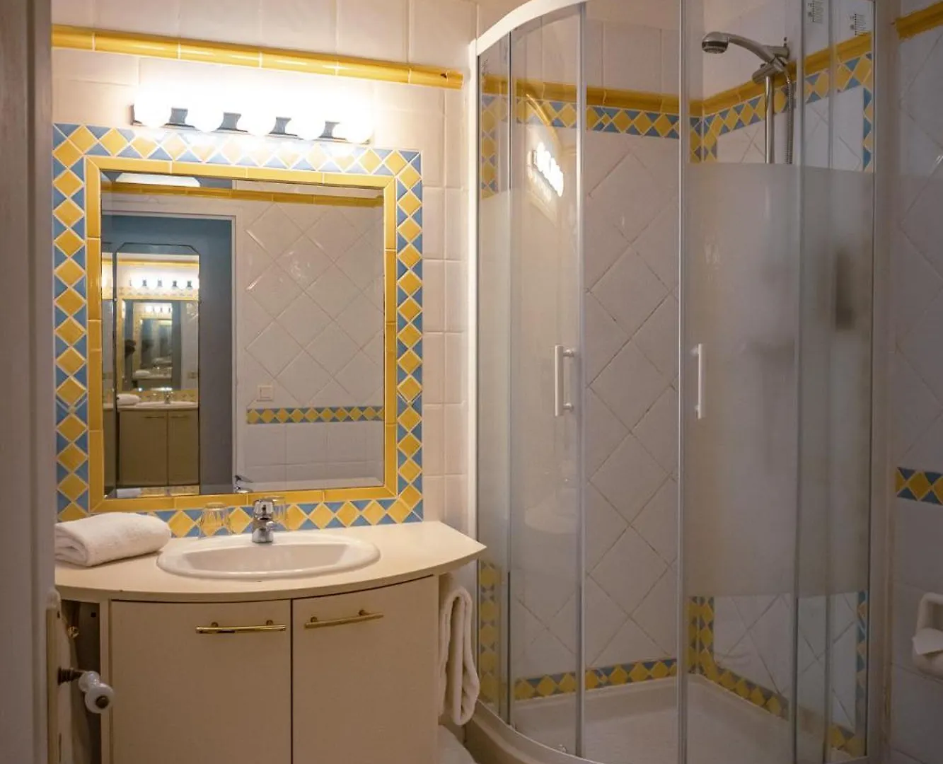 Hotel Jas Neuf Sainte-Maxime 3*,